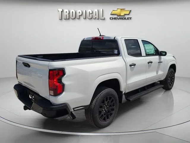 New 2026 Summit White Chevrolet WT image 5