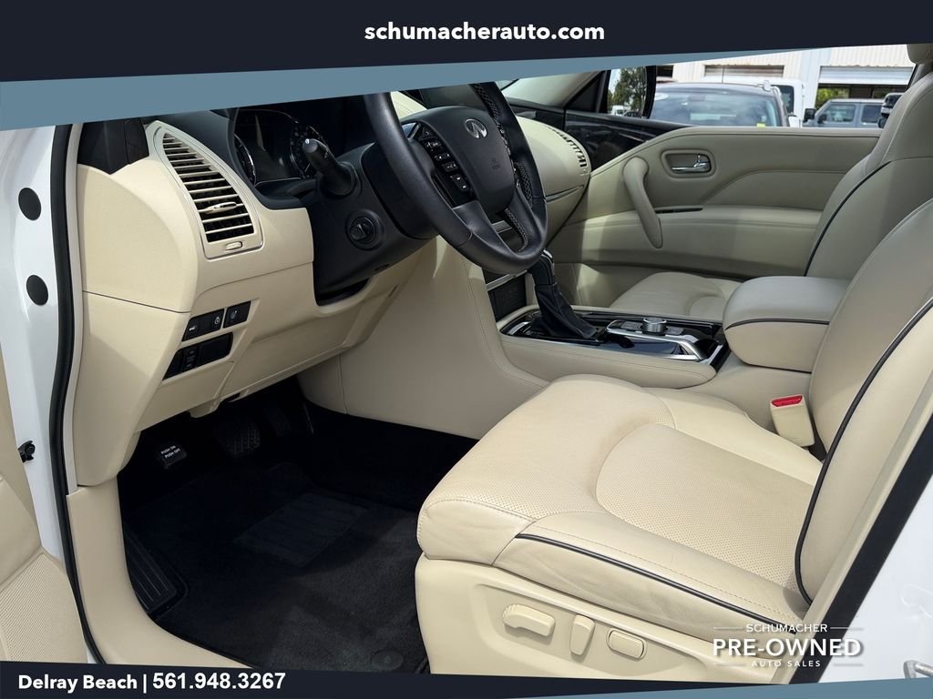Used 2024 White INFINITI LUXE image 11