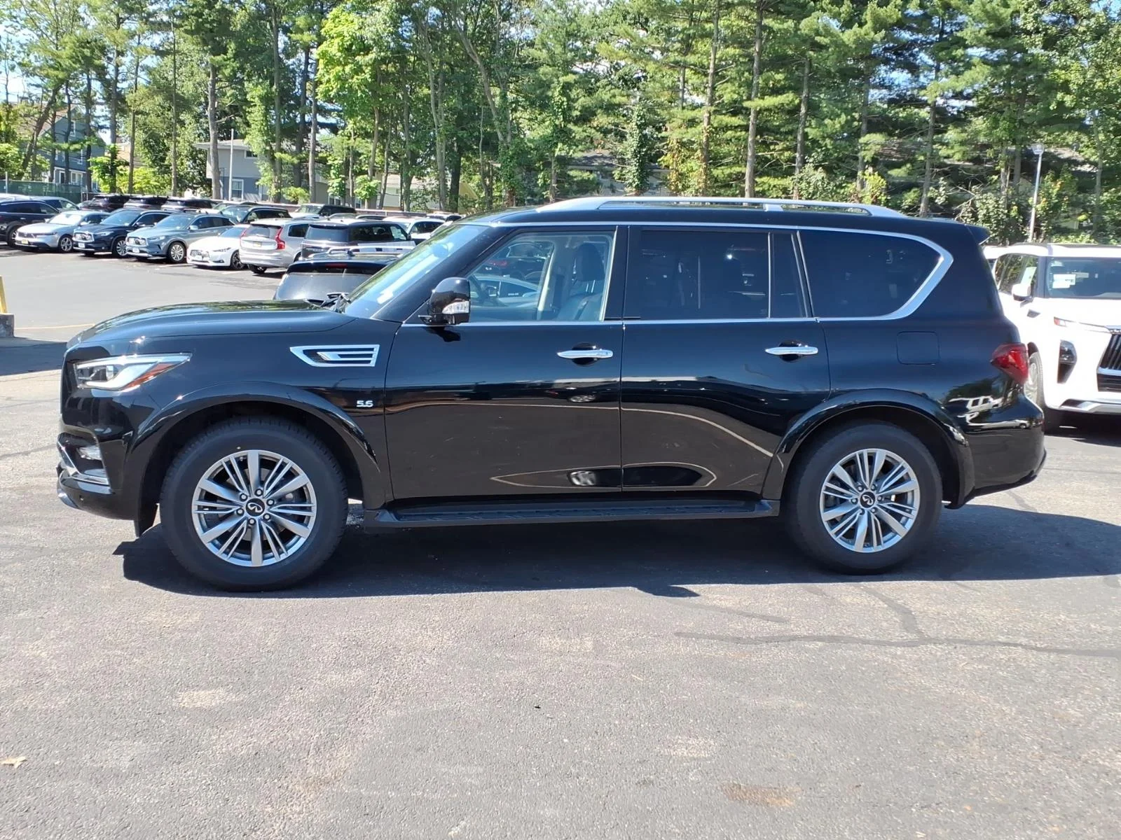 Used 2020 Black INFINITI LUXE image 9