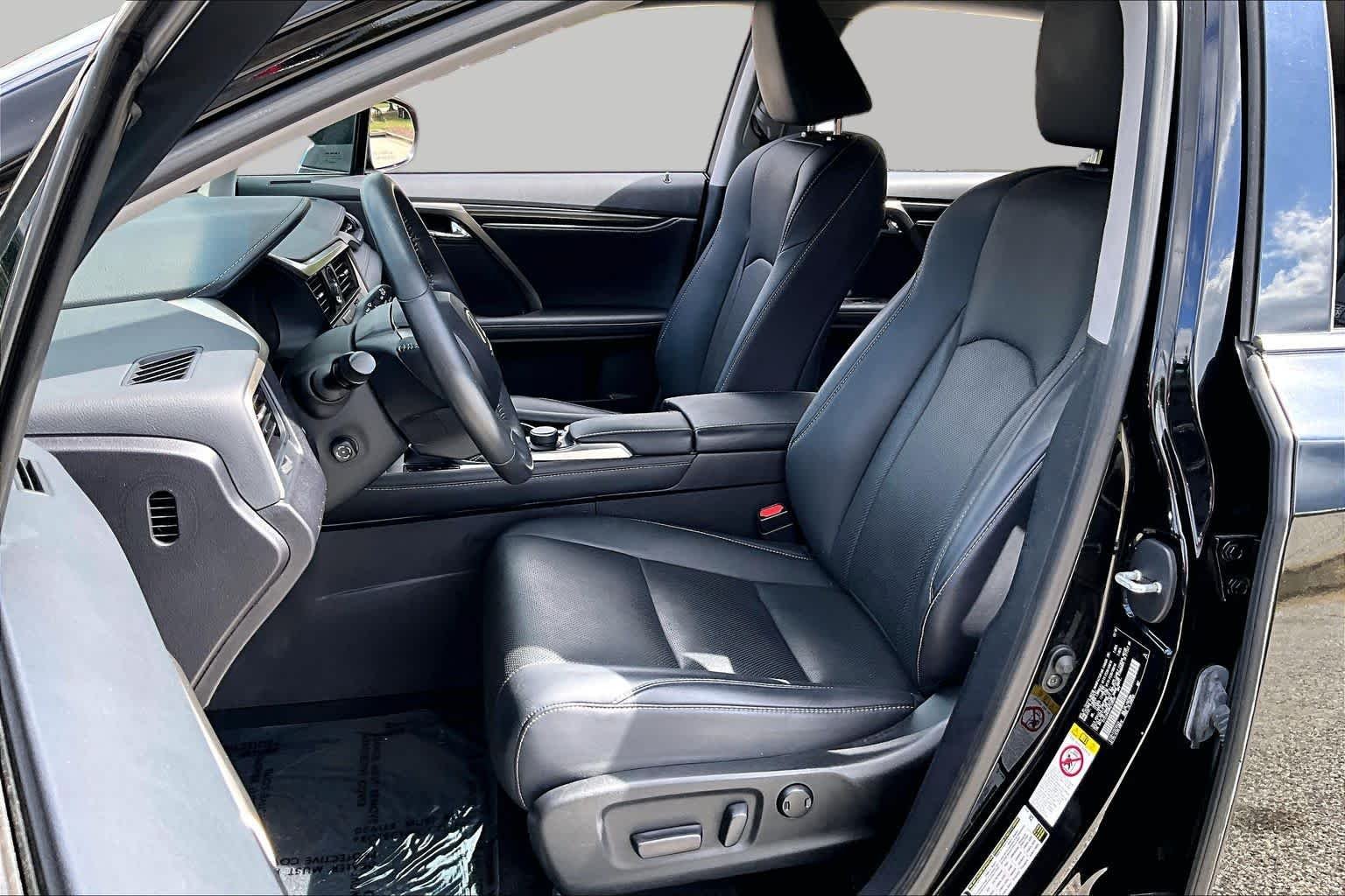 Used 2019 Obsidian Lexus  image 8