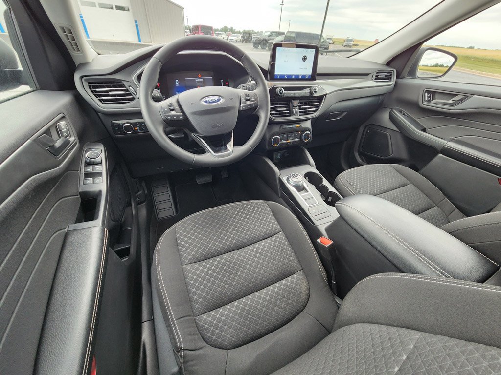 Used 2023 Vapor Blue Metallic Ford Active image 11