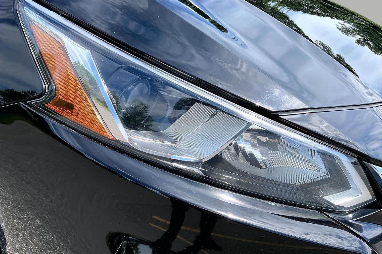 Used 2019 Super Black Nissan 2.5 S image 26