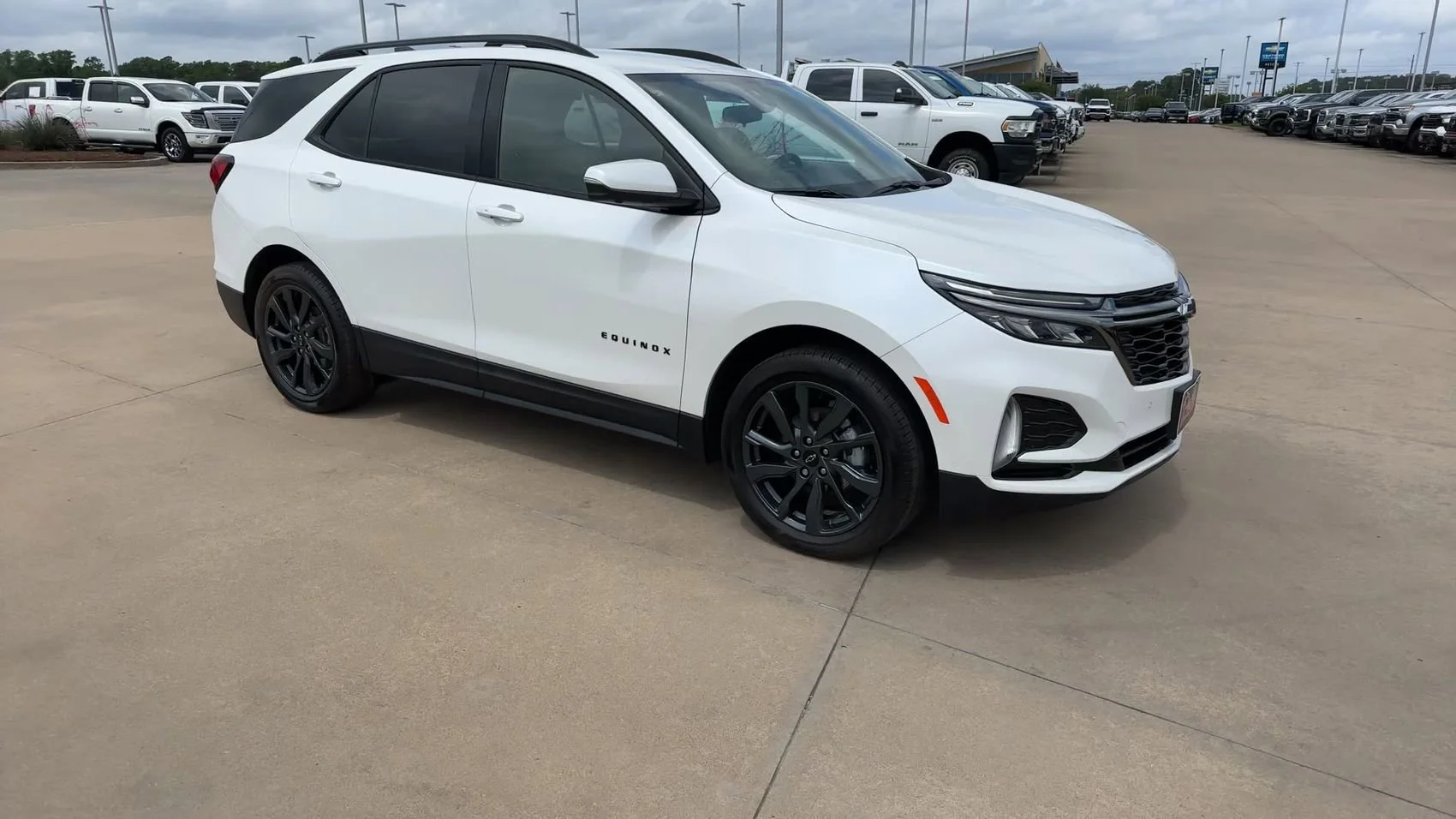 Used 2022 Iridescent Pearl Tricoat Chevrolet RS image 3