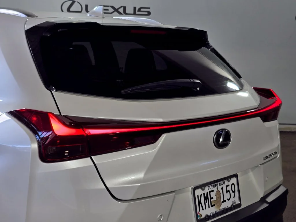 Used 2025 White Lexus 300h Premium image 9