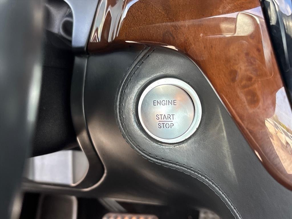 Used 2017 Red Mercedes-Benz 4MATIC® image 20