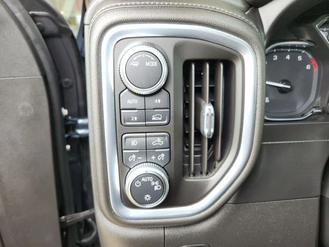 Used 2021 Blue GMC Elevation image 16