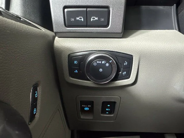 Used 2019 Silver Ford XLT image 18