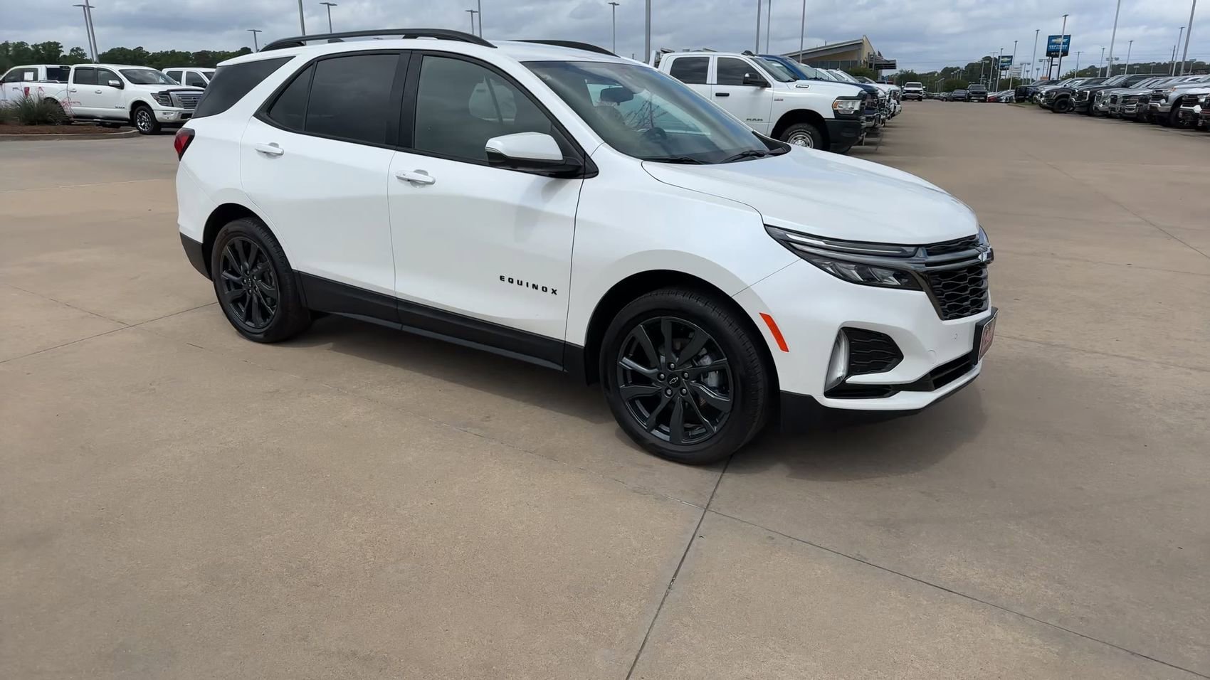 Used 2022 Iridescent Pearl Tricoat Chevrolet RS image 3