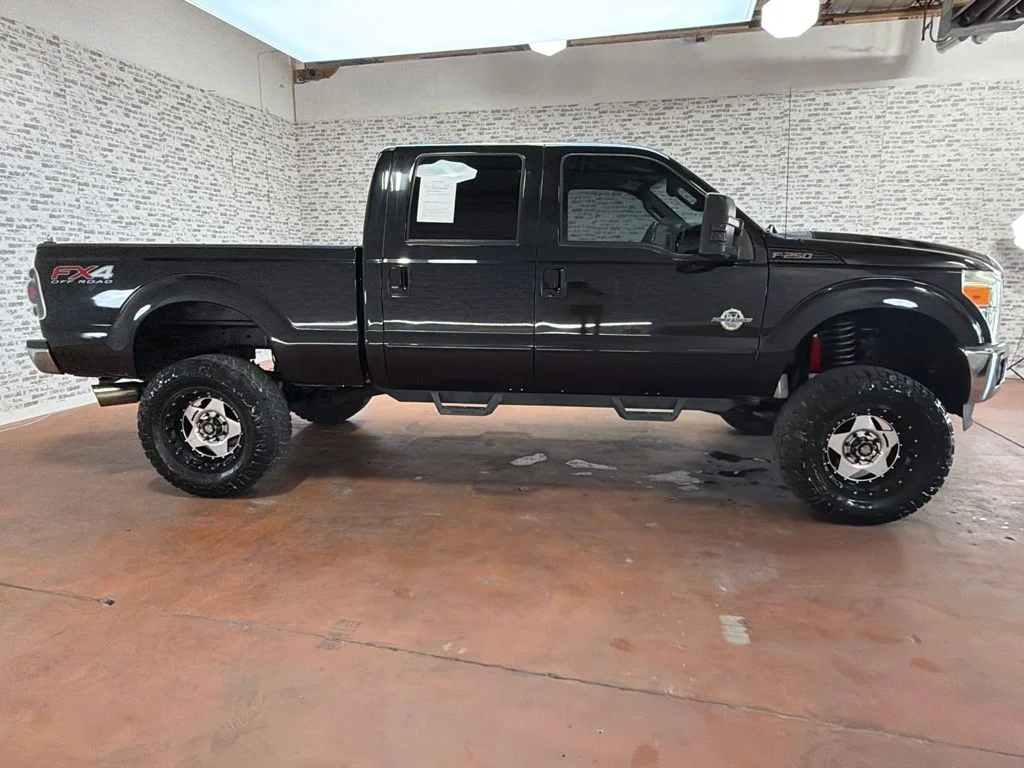 Used 2015 Tuxedo Black Metallic Ford Lariat image 8