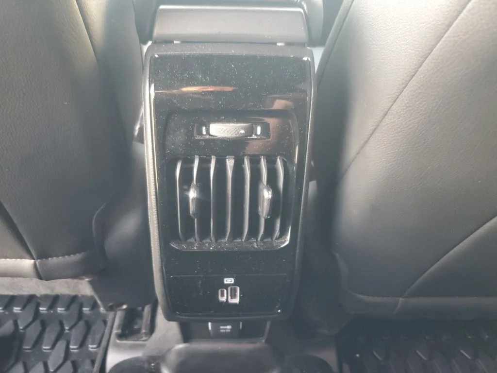 Used 2023 Silver Jeep Limited image 15
