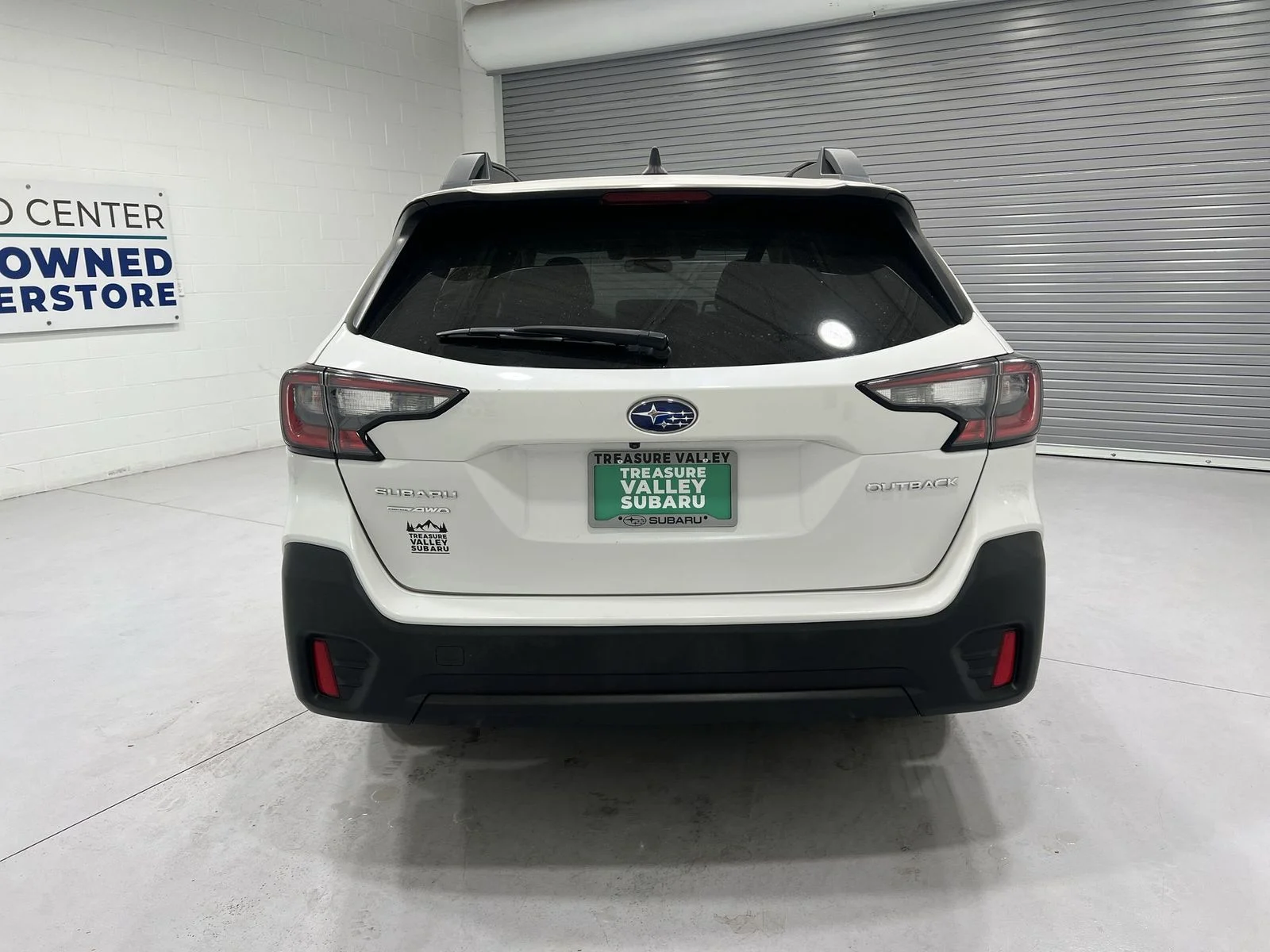 Used 2022 White Subaru Premium image 7