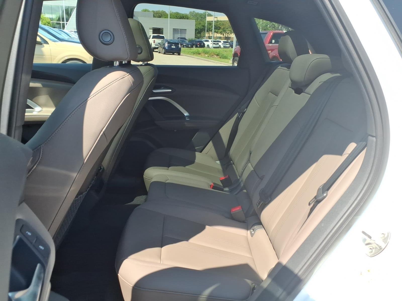Used 2025 Arkona White Audi Premium image 19