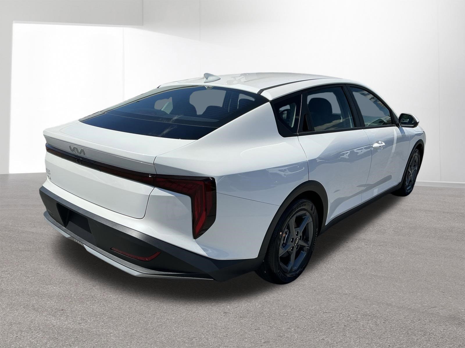 New 2026 Snow White Pearl Kia LXS image 3