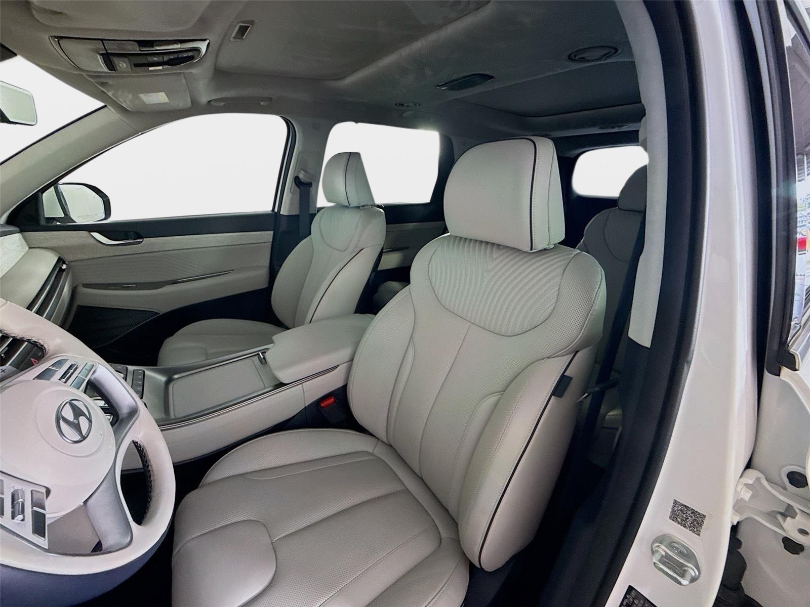 Used 2025 Hyper White Hyundai Calligraphy image 11
