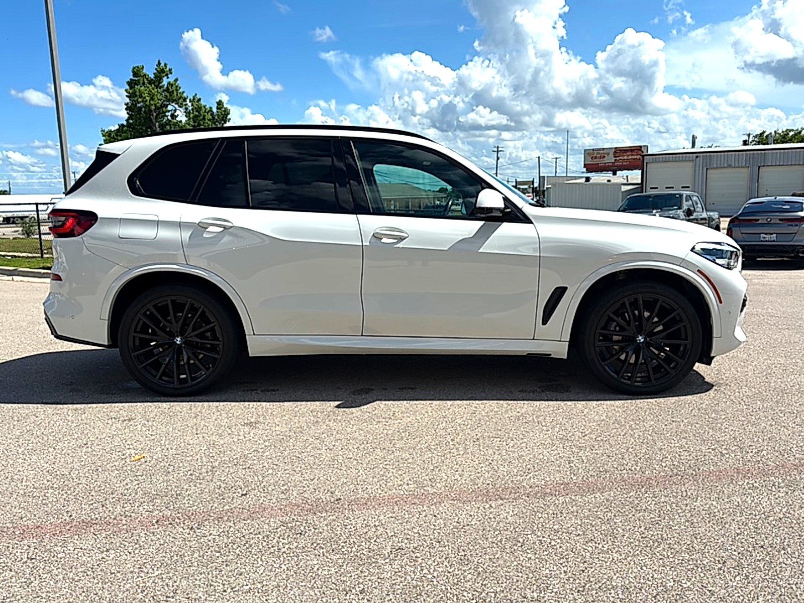 Used 2023 Alpine White BMW xDrive40i image 5