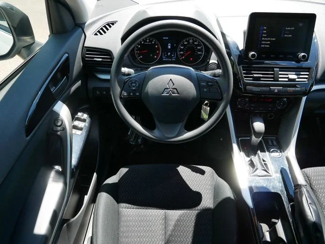 Used 2023 White Diamond Mitsubishi LE image 12