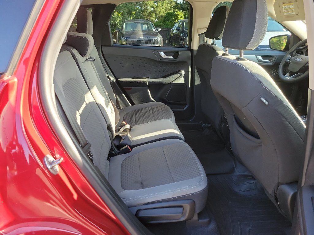 Used 2020 Red Metallic Ford SE image 12