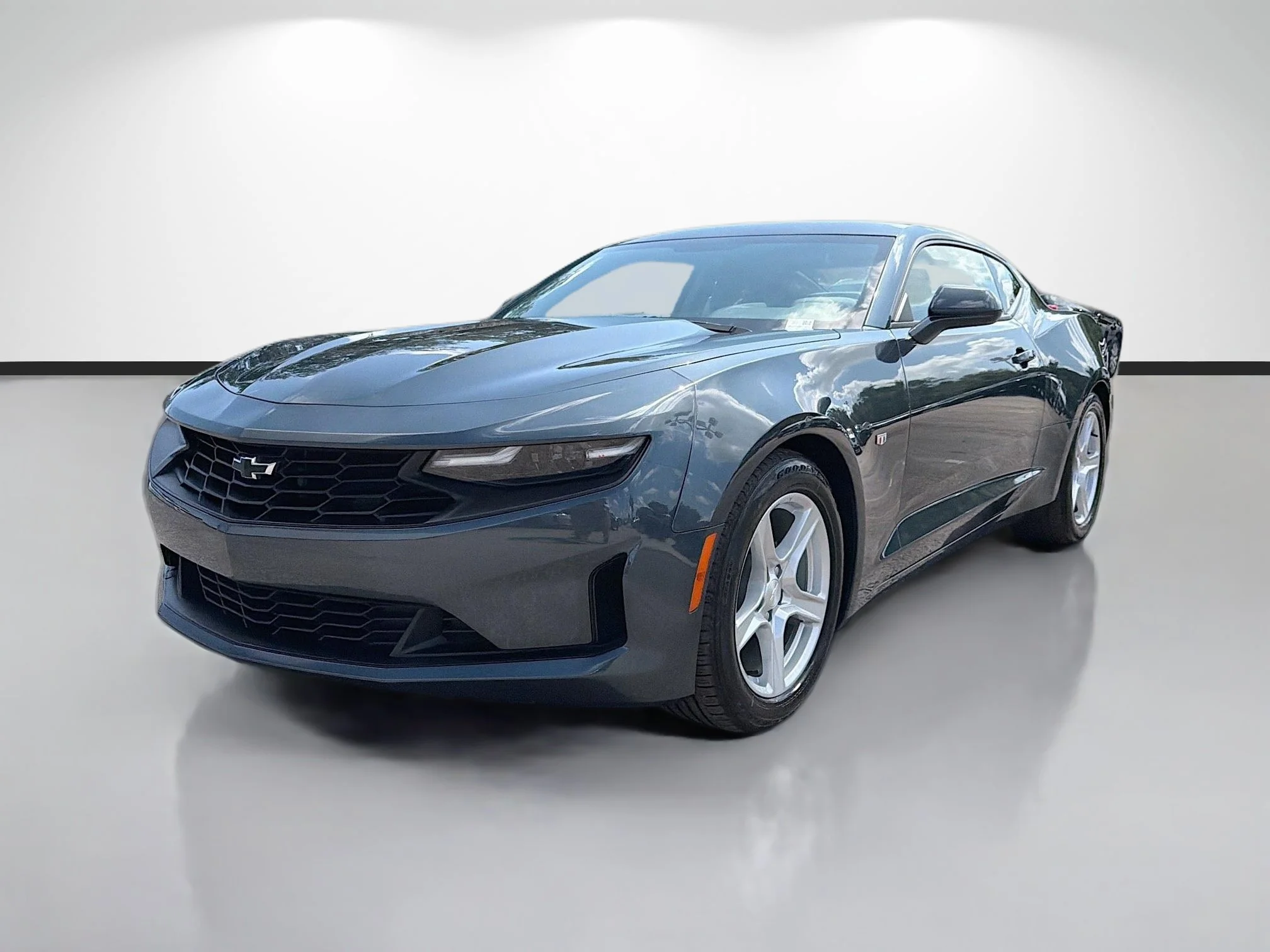 Used 2023 Shadow Gray Metallic Chevrolet 2LT image 7