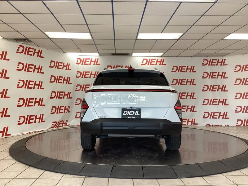 Used 2024 White Hyundai SEL image 6