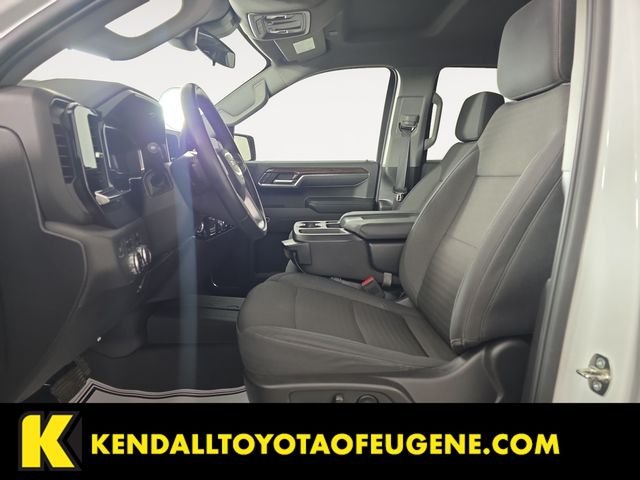 Used 2024 White GMC Elevation image 7