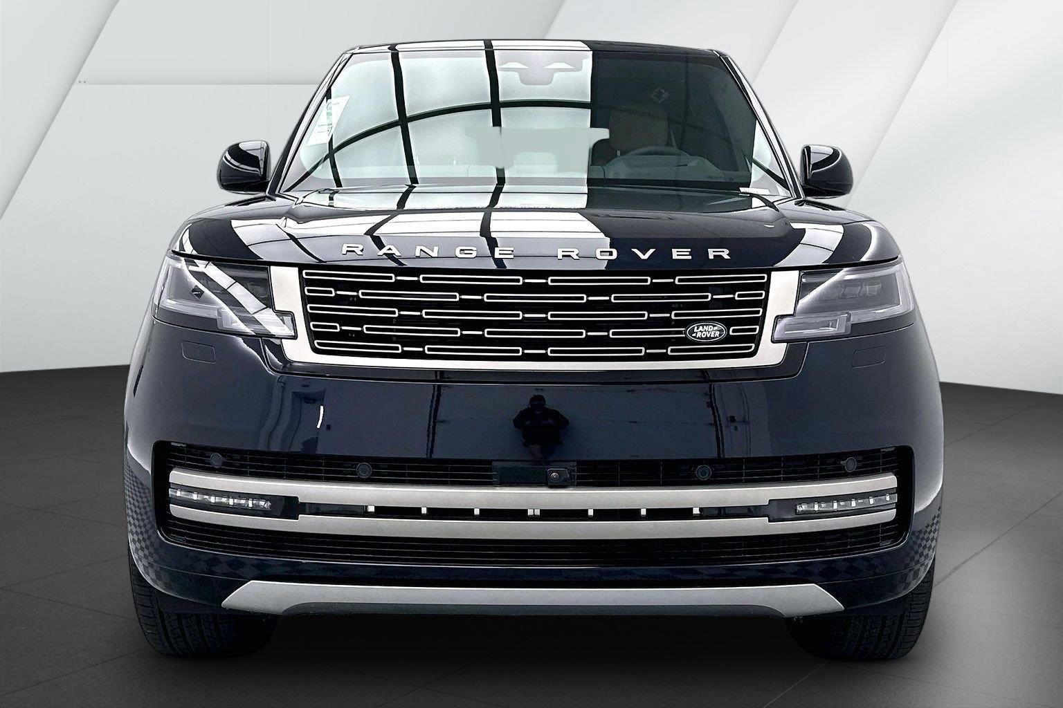 New 2026  Land Rover SE image 2