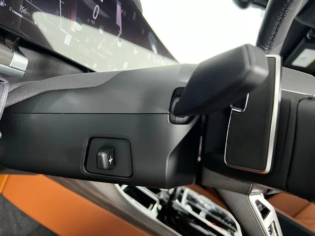 2025 BMW 7 Series 760i - Photo 17