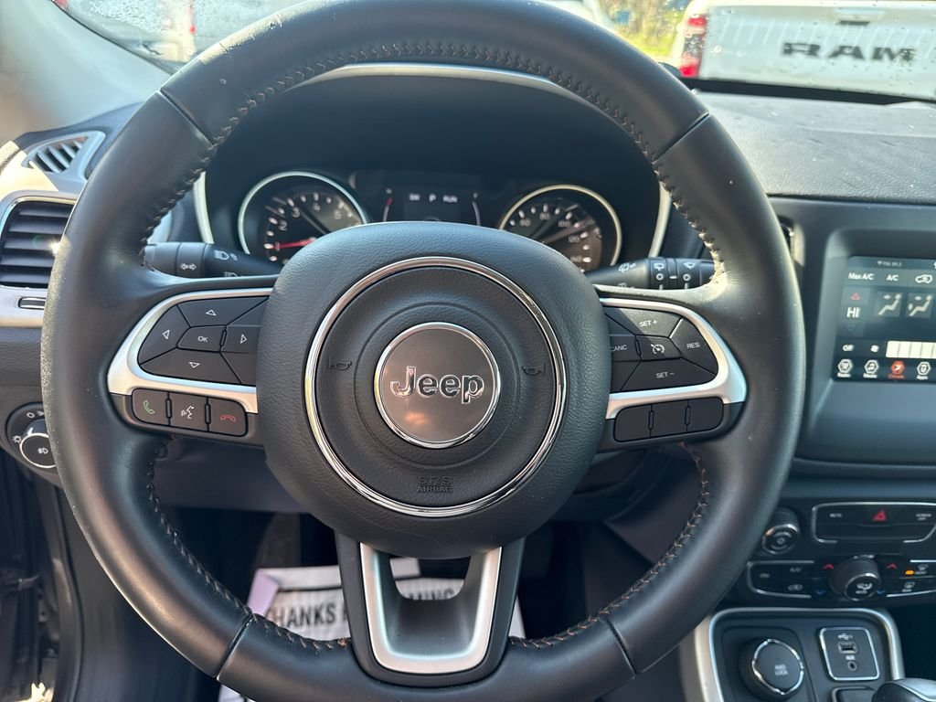 Used 2019 Gray Jeep Latitude image 13