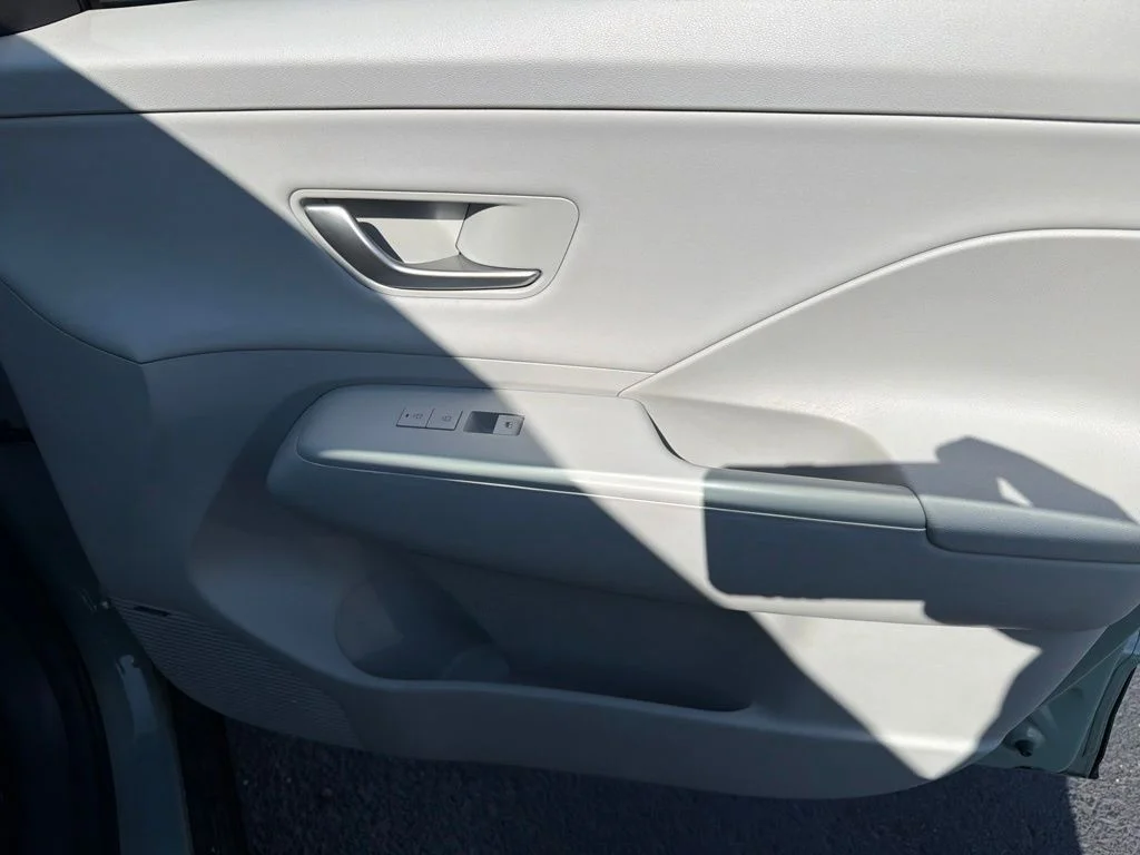 Used 2024 Green Hyundai Limited image 16