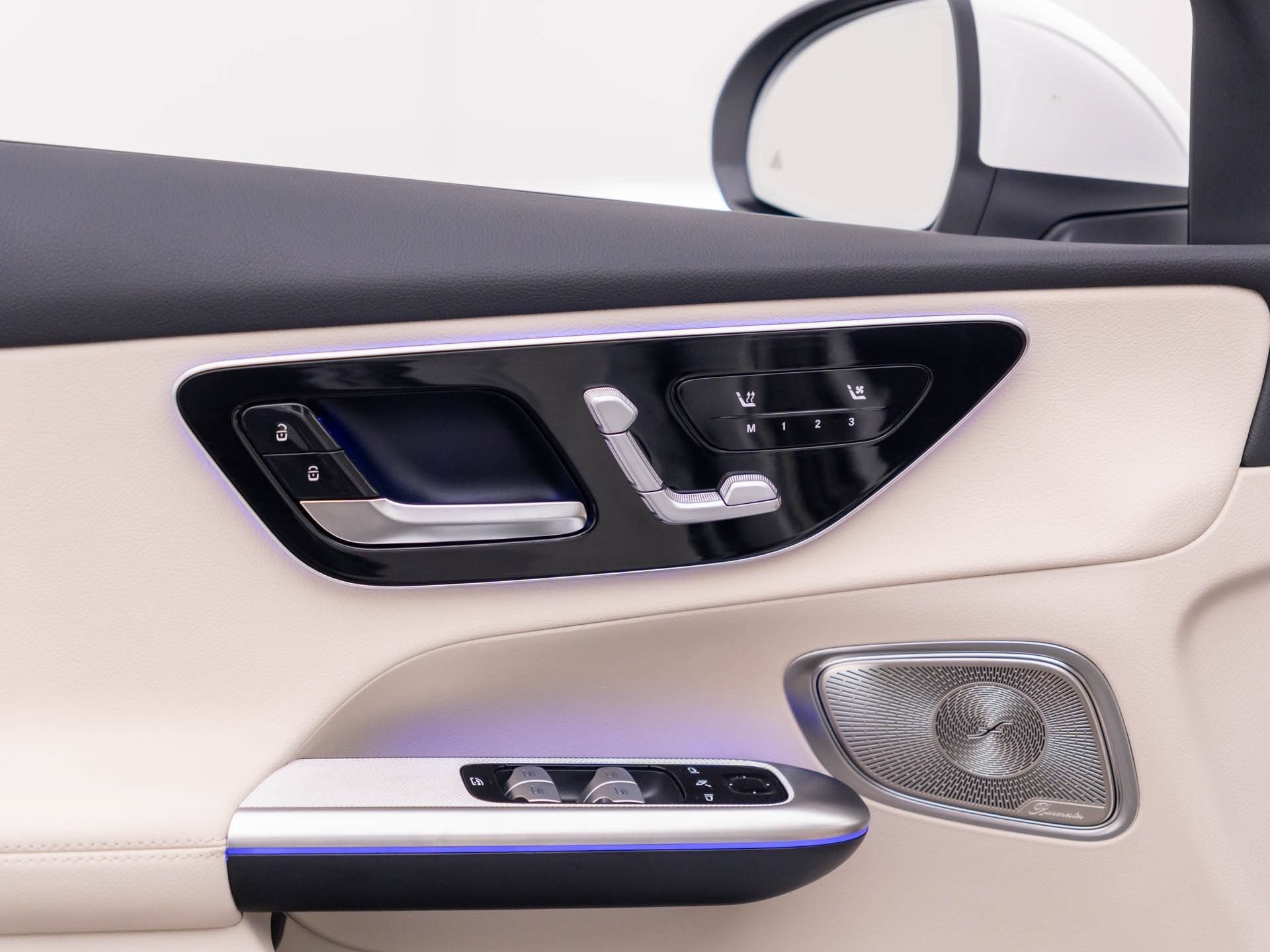 New 2027 Polar White Mercedes-Benz GLC 300 image 59