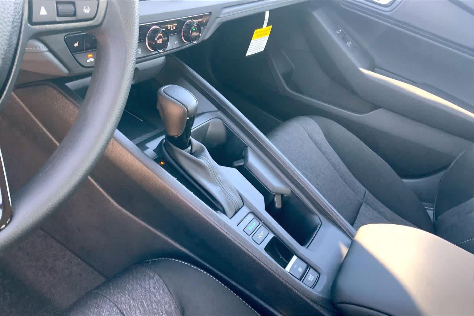 New 2026 Platinum White Pearl Honda SE image 7