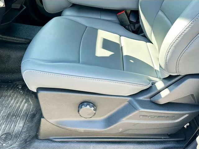 New 2026 Oxford White Ford XL image 13