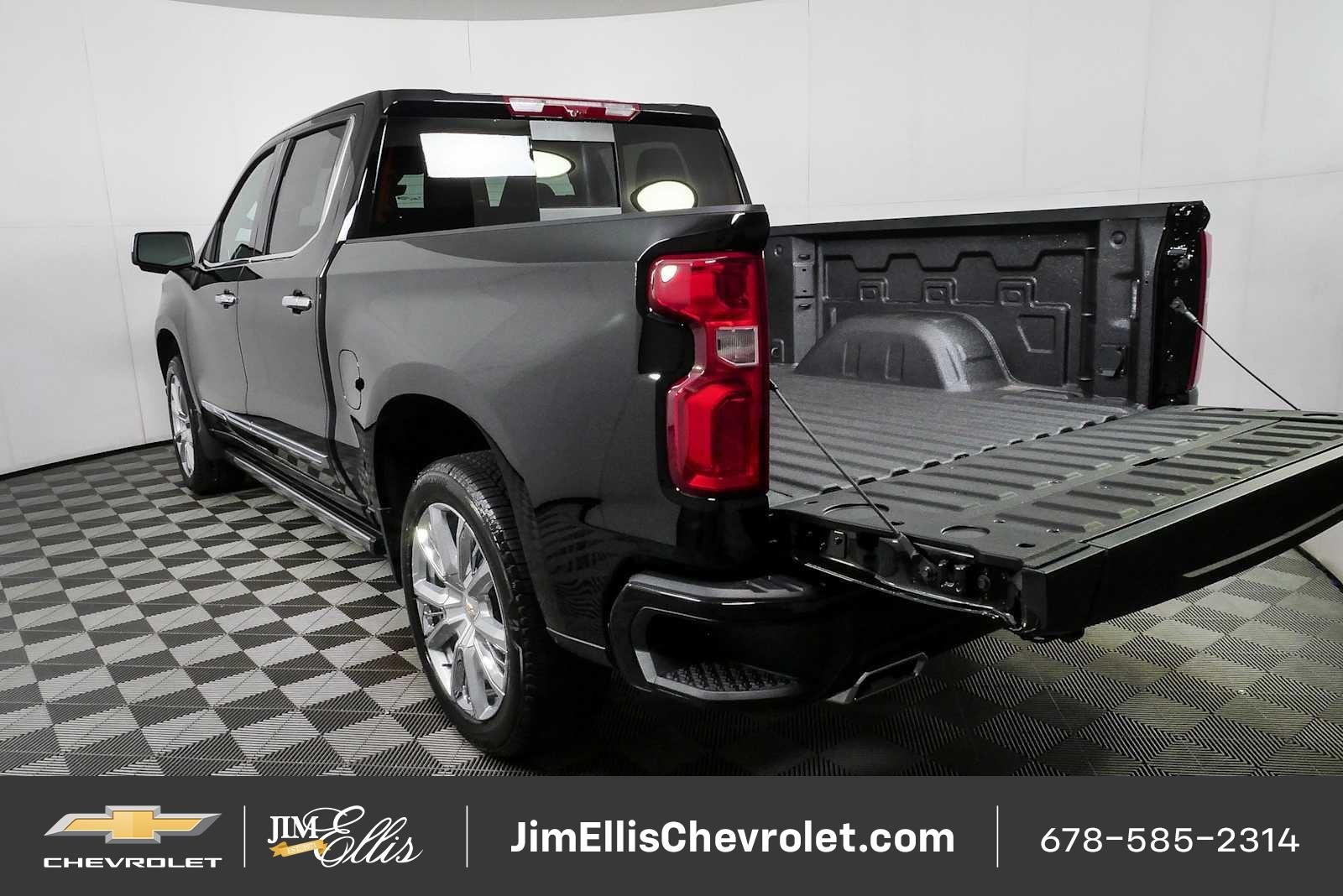 New 2026 Black Chevrolet High Country image 33