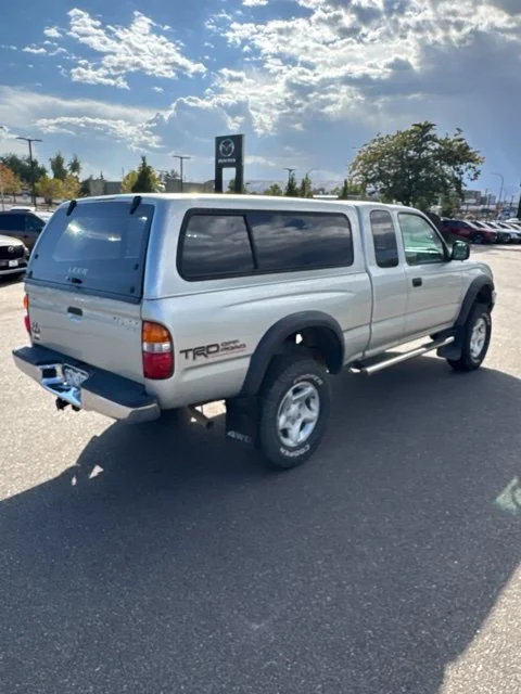 Used 2004 Silver Toyota Base image 3