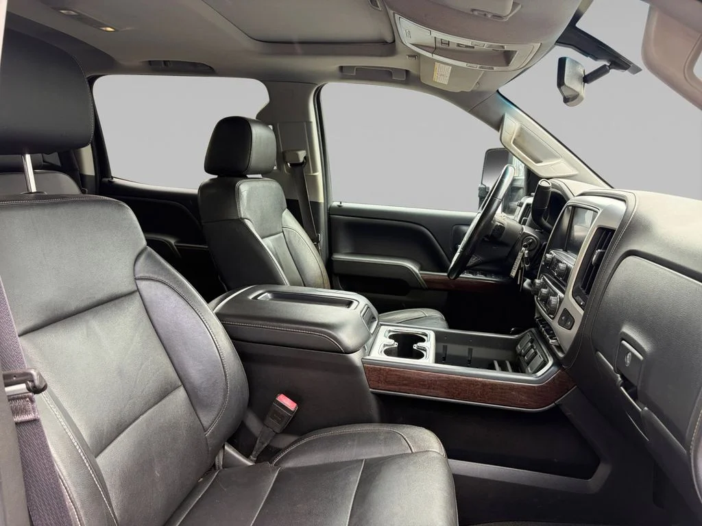 Used 2015 Black GMC SLT image 17