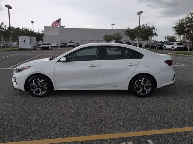Used 2021 White Kia LXS image 7