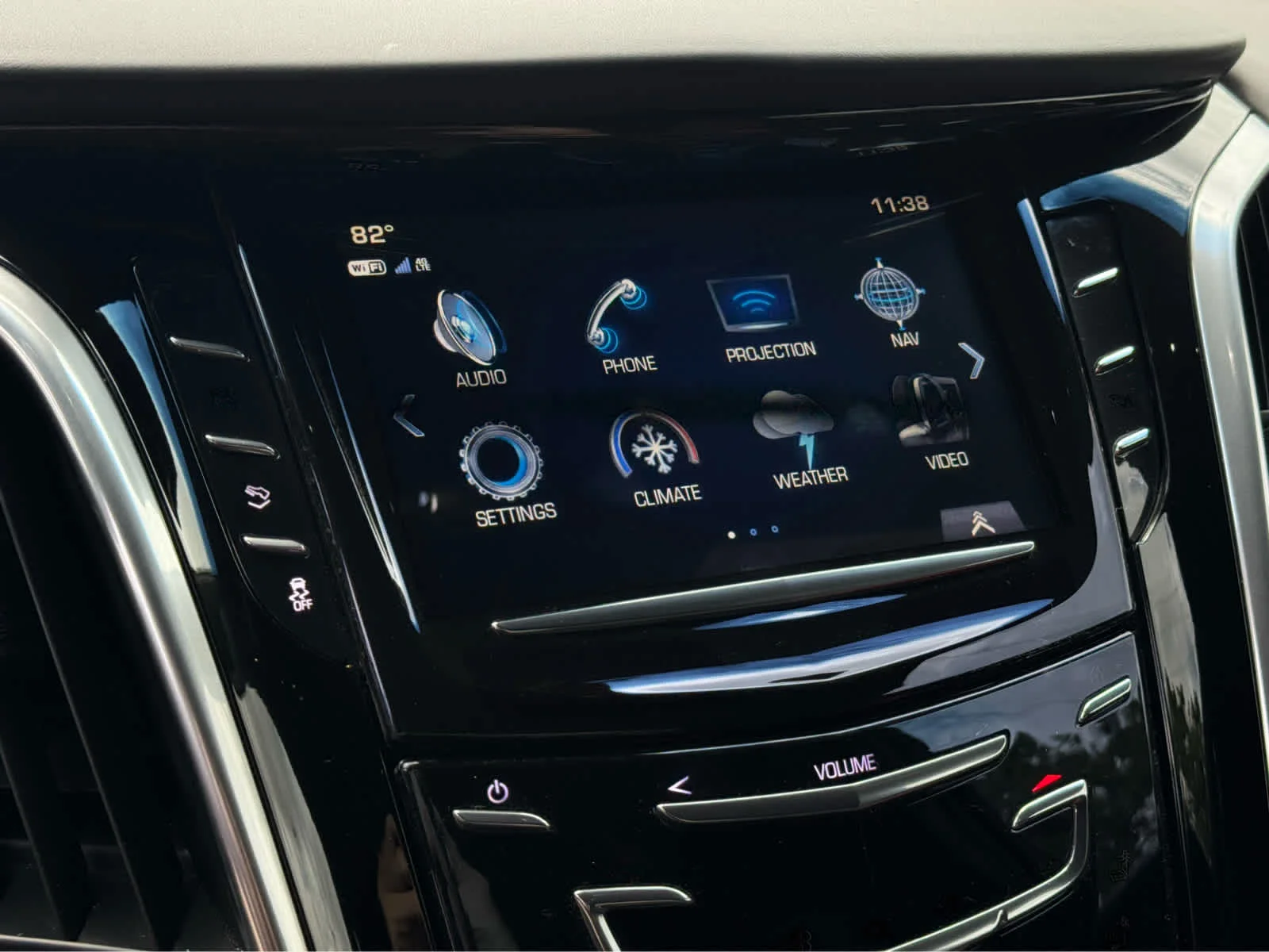 Used 2019 Radiant Silver Metallic Cadillac Platinum image 16