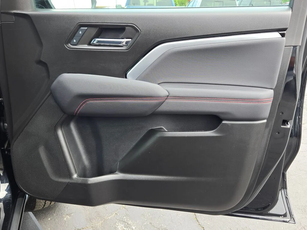 Used 2024 Black Chevrolet Z71 image 8