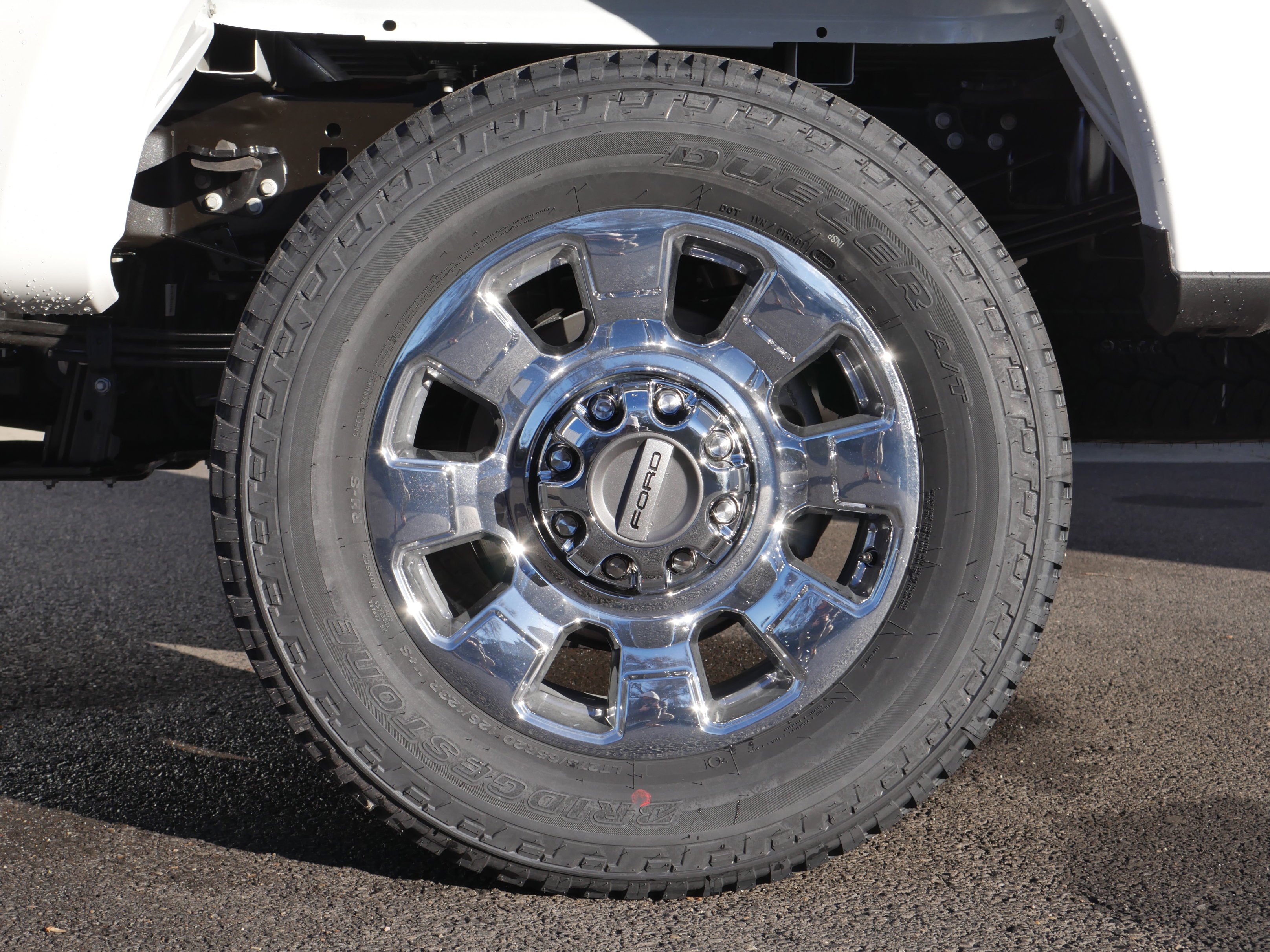 New 2026 Star White Metallic Tri-Coat Ford F-350® Lariat® image 22