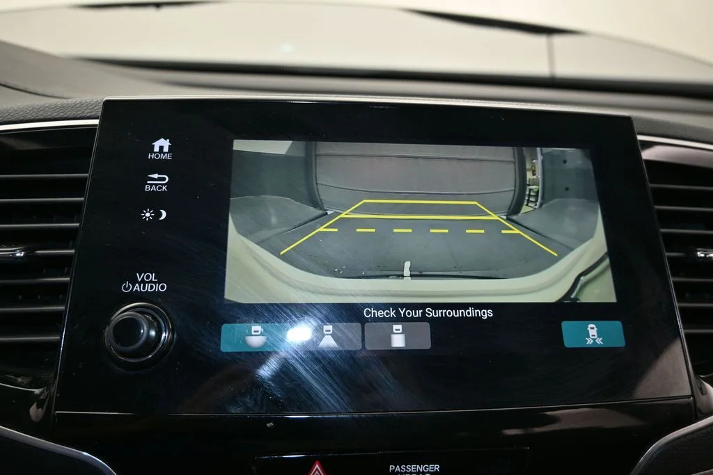 Used 2019 White Diamond Pearl Honda EX image 20