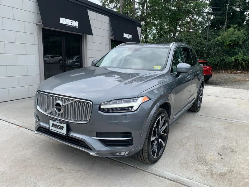 Used 2019 Gray Volvo T6 Inscription Sport Utility 4D image 24