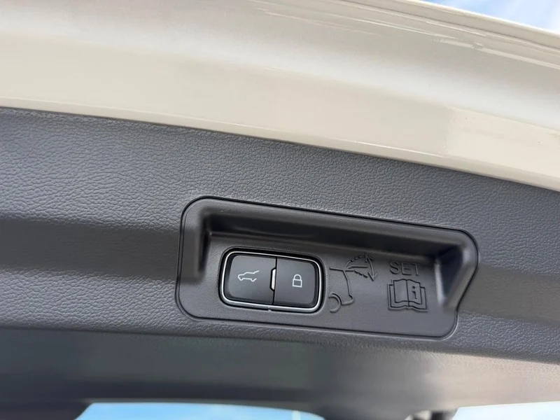 New 2026 Star White Metallic Tri-Coat Ford Tremor® image 8