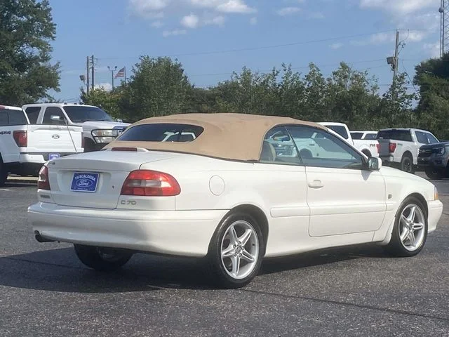 Used 1999 White Volvo Base image 3