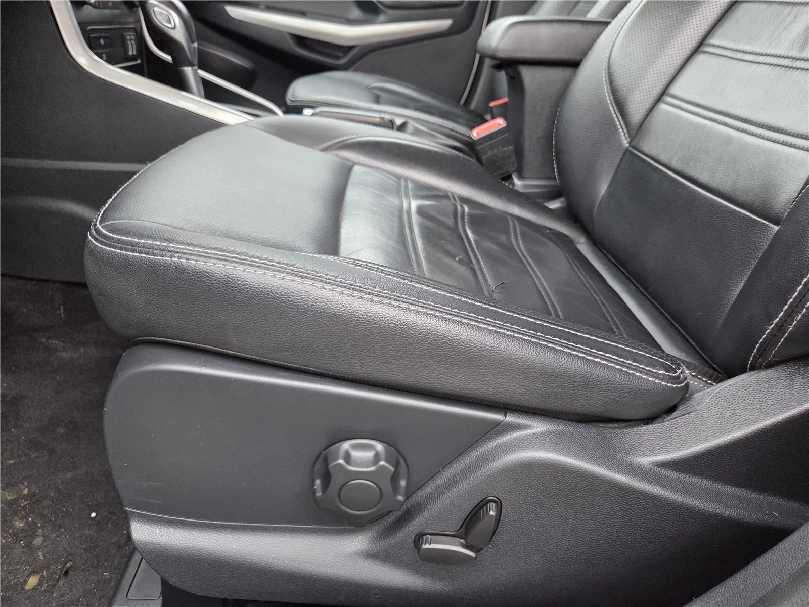 Used 2020 Moondust Silver Ford Titanium image 16