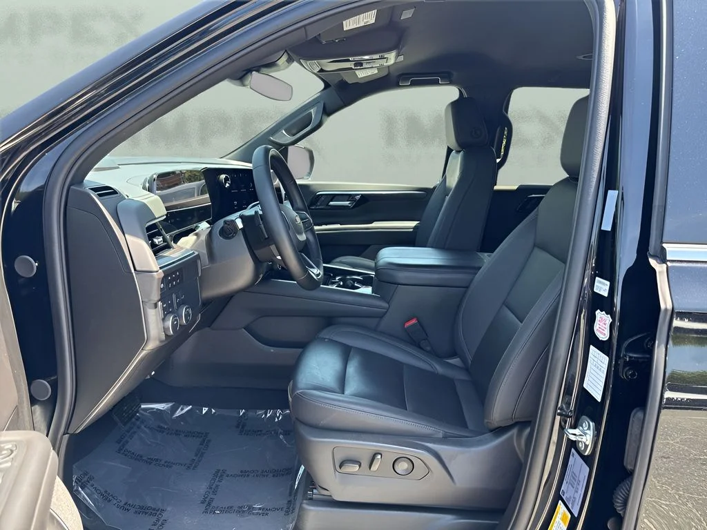 Used 2025 Black Chevrolet LT image 9
