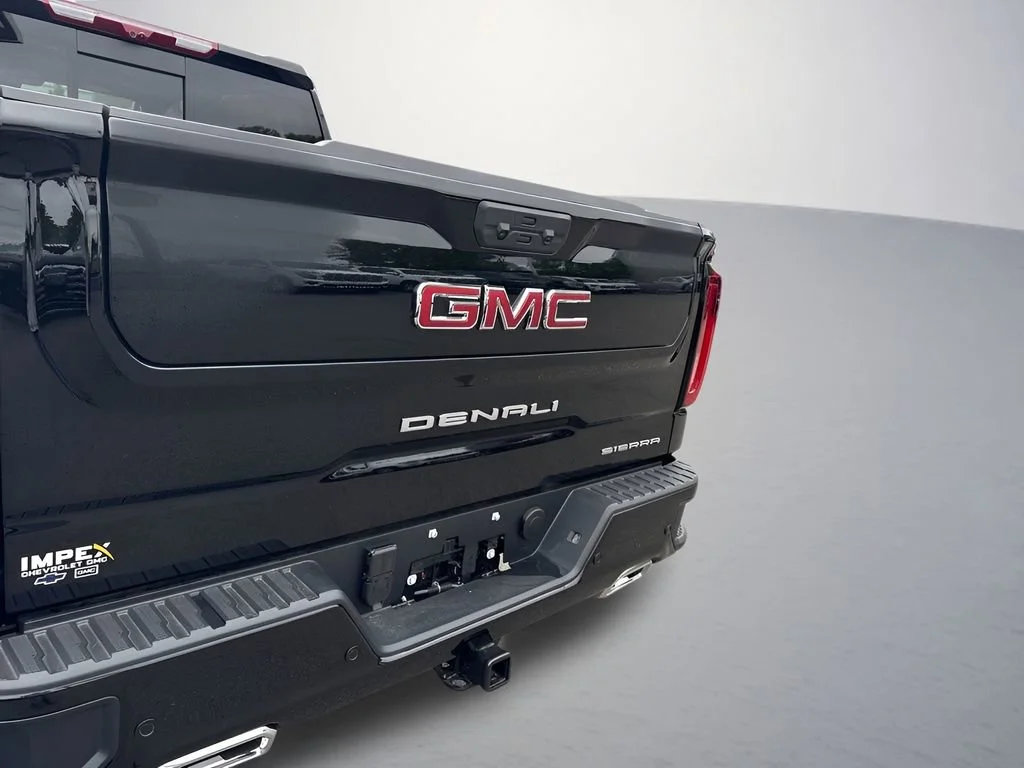 Used 2026 Onyx Black GMC Denali image 36