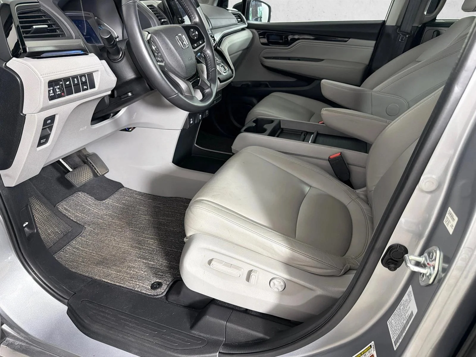 Used 2024 Black Honda Touring image 11