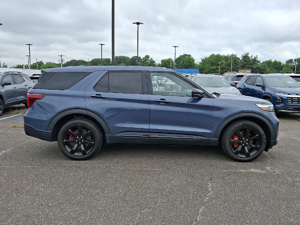 Used 2021 Blue Ford ST image 13