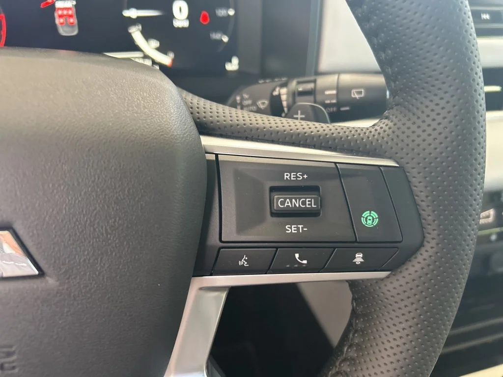 2025 Mitsubishi Outlander SEL Platinum Edition - Photo 49