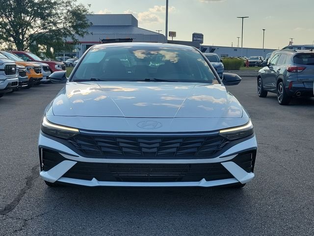 Certified Used 2025 White Hyundai SEL Sport image 8