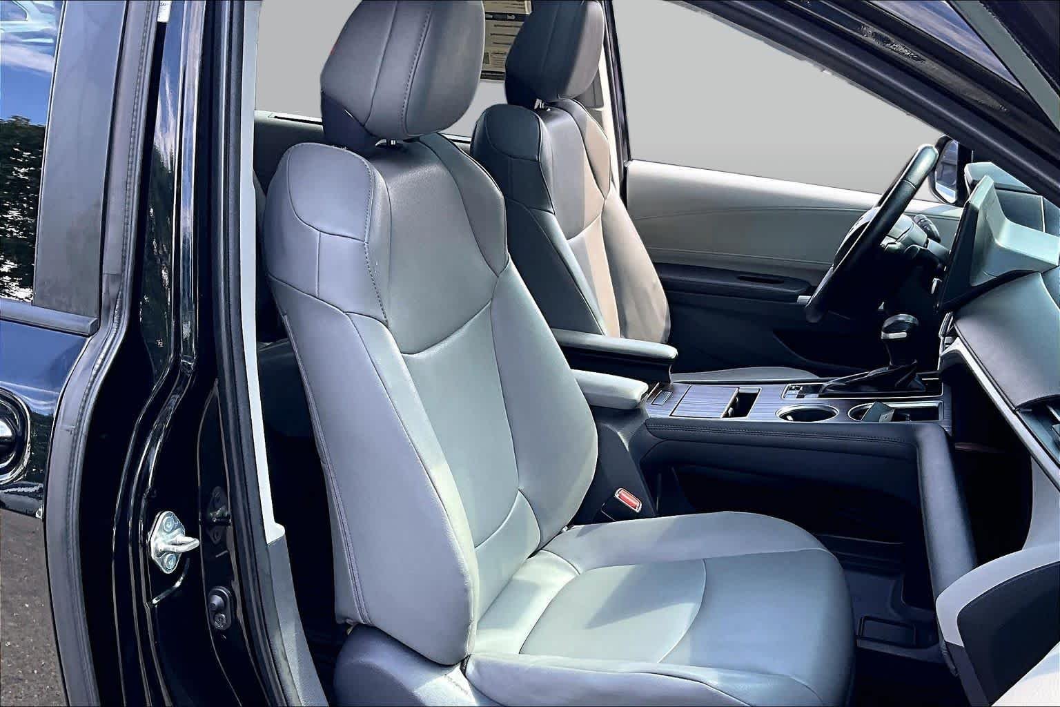 Used 2021 Midnight Black Metallic Toyota XLE image 8